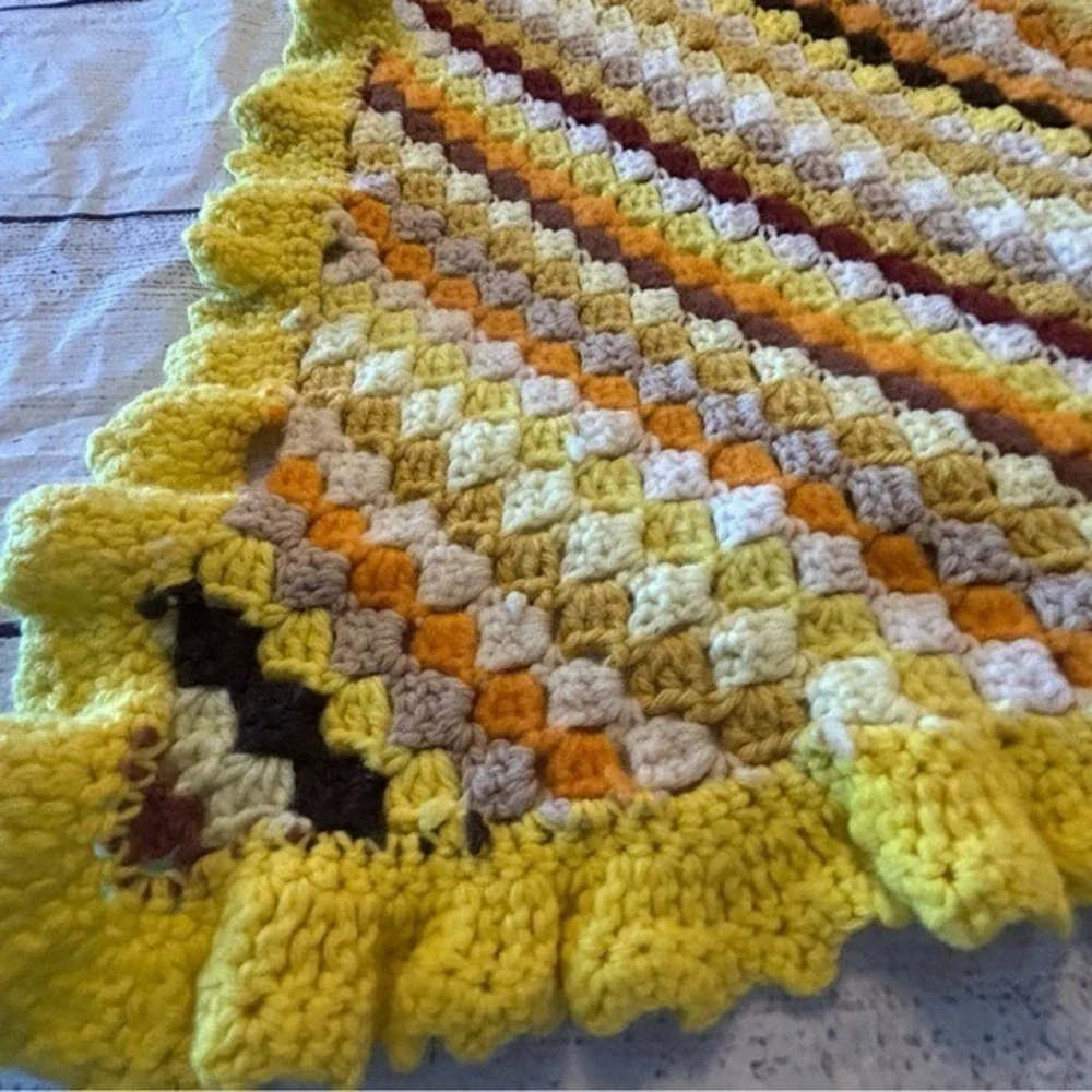 Grannycore Handmade Afghan‎ Autumn Stripe Colors with Ruffles 68